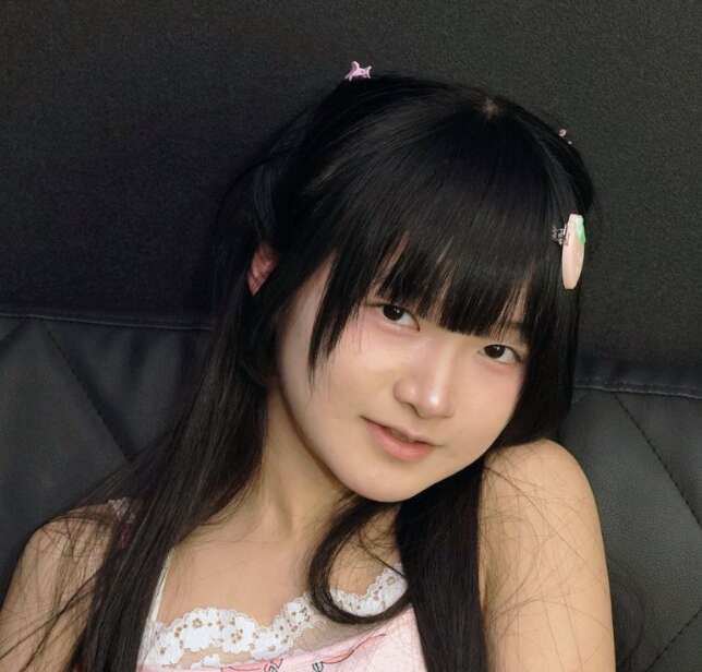 安達ほまれの決め顔画像