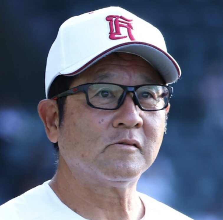 中井哲之のメガネ姿