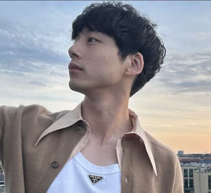 坂口健太郎　斜視