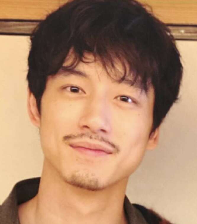 坂口健太郎　斜視