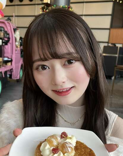 高比良由菜のスイーツとの写真