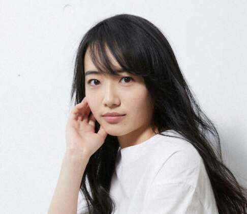 森田望智の微笑んでいる画像