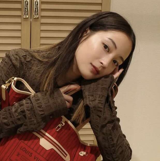 広瀬すずの決め顔